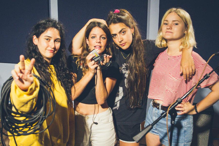 Hinds On World Cafe